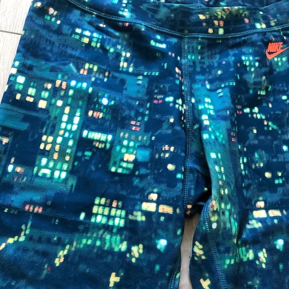 Nike RU City Print Leggings Size XS - Picture 5 of 9
